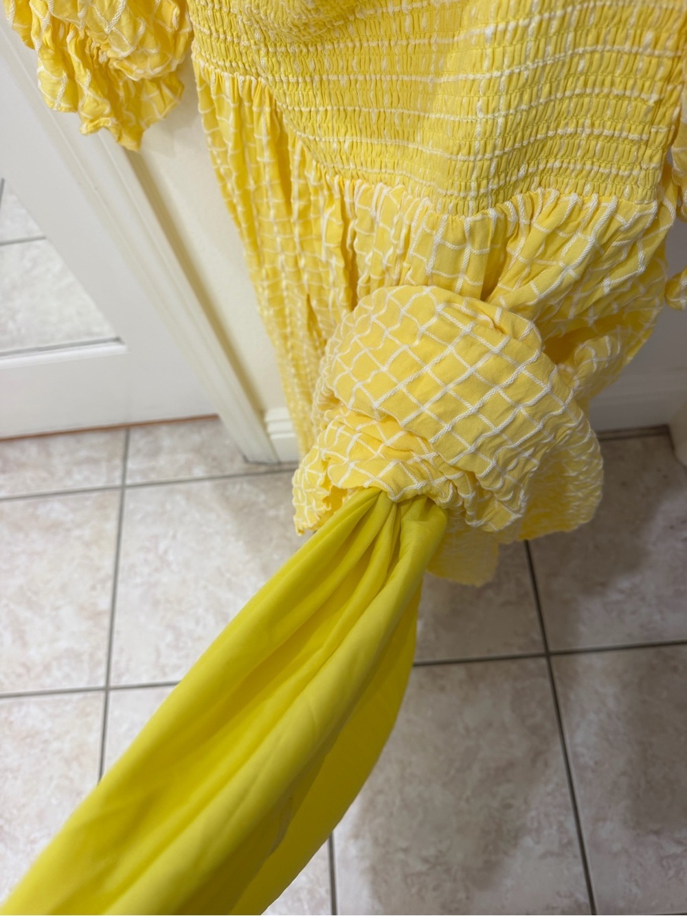 Like NEW Yellow and White Puff Sleeve Smocked Midi Dress - Picture 5 of 11